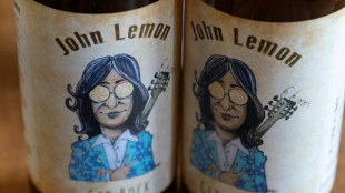 Una taberna francesa deber&aacute; cesar la comercializaci&oacute;n de su cerveza "John Lemon"