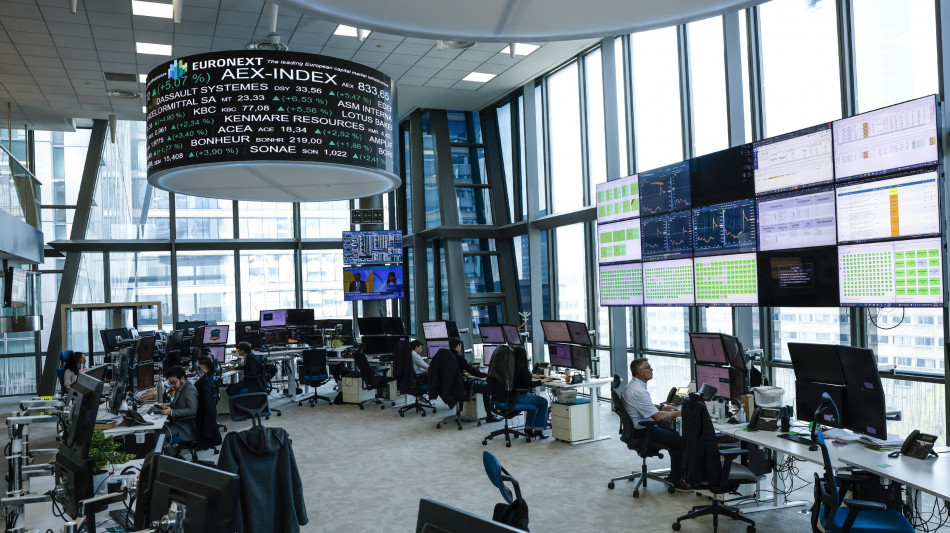 Borsa: l'Europa &egrave; debole in avvio, Parigi -0,02%