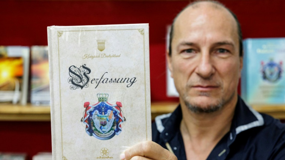 Selbsternannter König der Reichsbürgergruppe "Königreichs Deutschland" festgenommen