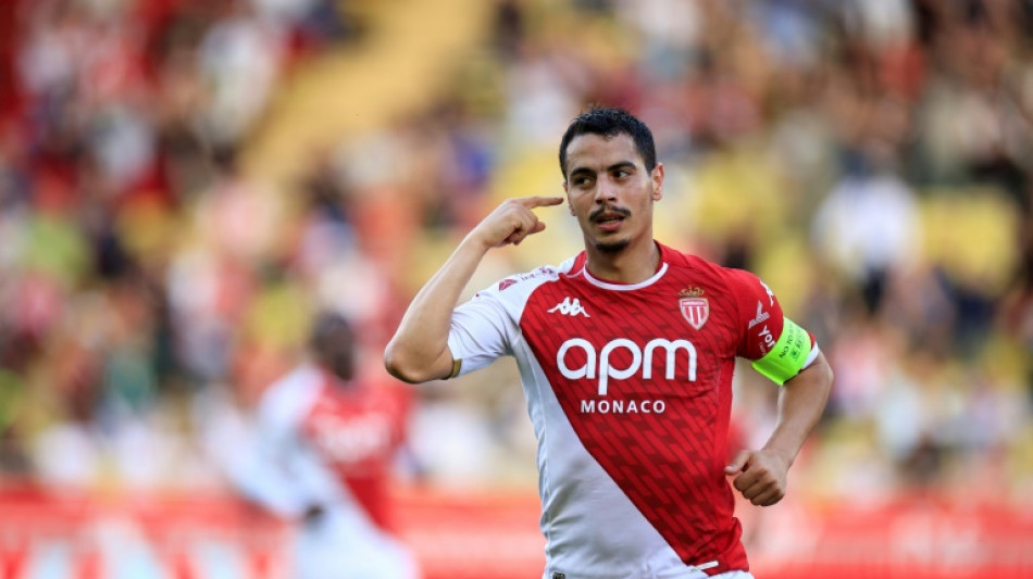 Condenado por agressão sexual, Ben Yedder assina com clube do Irã