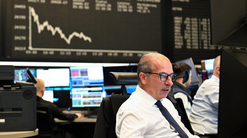 Borsa: Europa cauta, Parigi +0,28%