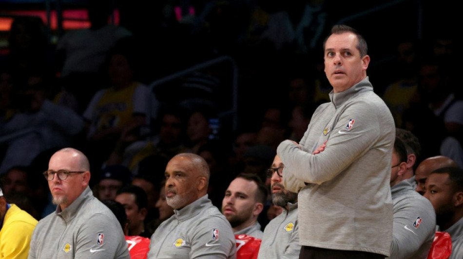 NBA: les Lakers limogent leur entra&icirc;neur Frank Vogel