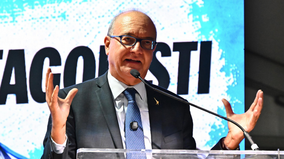 Valditara, 'l'opposizione ha nostalgia delle classi ghetto'
