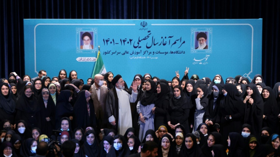 Presidente iran&iacute; dice que los estudiantes no servir&aacute;n a los intereses del "enemigo"