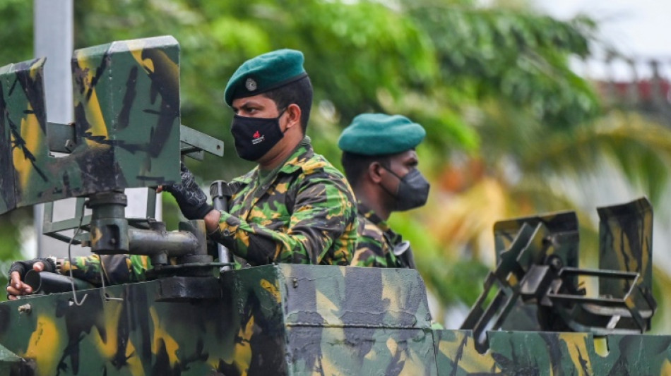 Au Sri Lanka plac&eacute; sous couvre-feu, l'&eacute;conomie au bord de l'effondrement