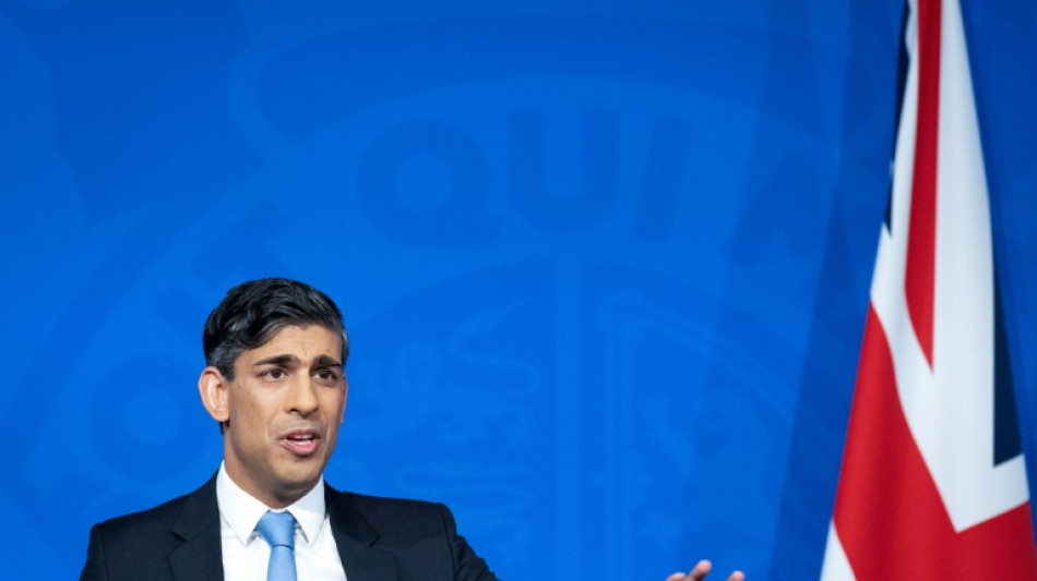 El plan brit&aacute;nico de expulsar inmigrantes a Ruanda, cuestionado por una comisi&oacute;n parlamentaria