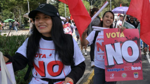 Equador celebra referendo sobre bases militares estrangeiras e nova Constitui&ccedil;&atilde;o