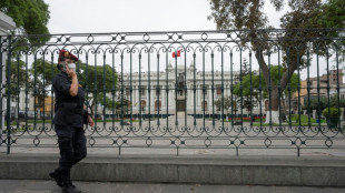 El Congreso de Perú inicia una investigación a la legisladora "cortauñas"