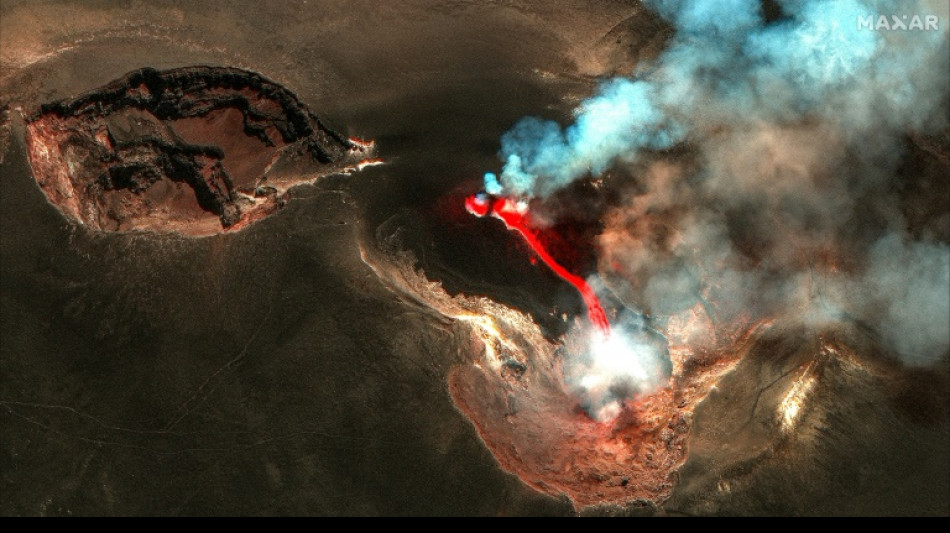 Aeropuerto en isla italiana de Sicilia cierra por erupci&oacute;n del Etna