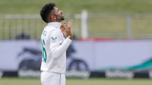 Spin wins it for South Africa &ndash; but Elgar still prefers pace