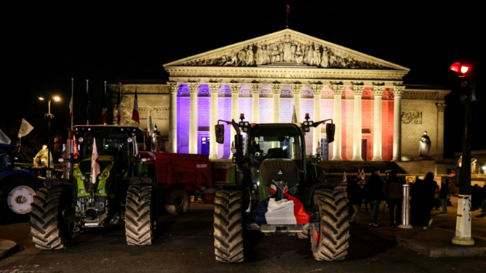 Quelques mobilisations d'agriculteurs se maintiennent, 50 interpellations &agrave; Paris