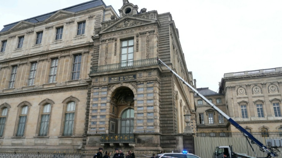 Des bijoux volés au Louvre, le musée fermé pour la journée