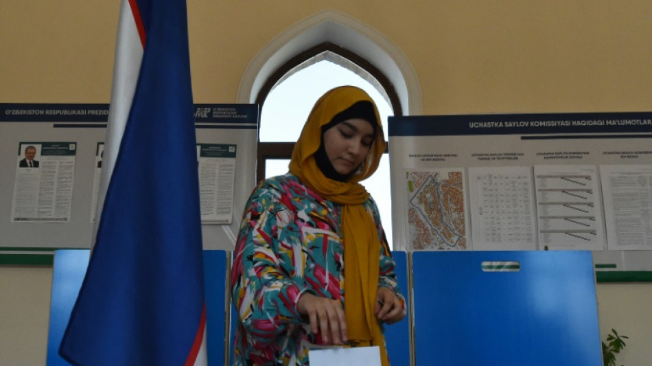 Uzbequist&atilde;o vota em elei&ccedil;&otilde;es presidenciais para fortalecer atual presidente