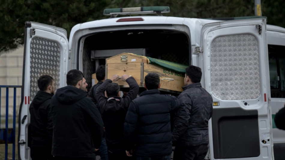 Detenidas 19 personas en Turquía por el mortífero incendio de un hotel de montaña