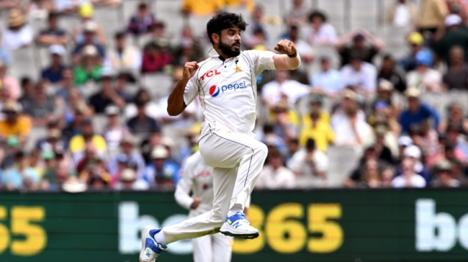Australia all out for 318 as Pakistan fight back in 2nd Test