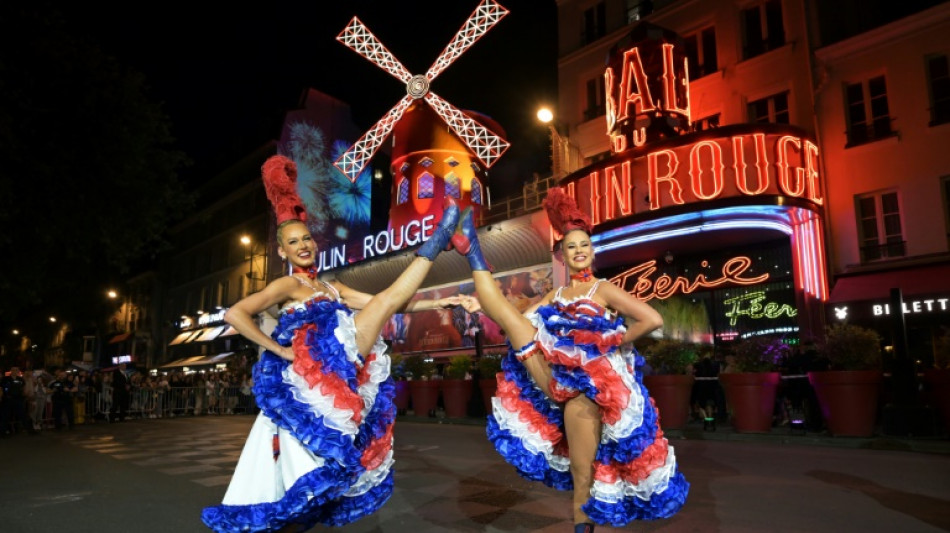 El Moulin Rouge de Par&iacute;s recobra sus aspas antes de los Juegos Ol&iacute;mpicos