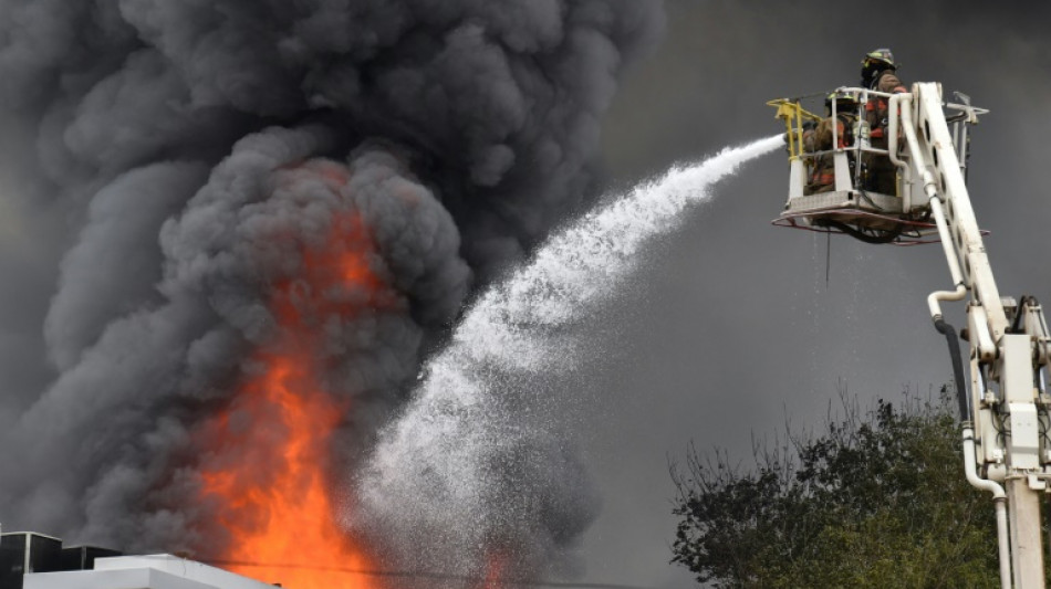 Incendio en tribunal electoral de Paraguay quema miles de urnas electr&oacute;nicas a dos meses y medio de primarias