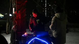 Kiev baila para desafiar el fr&iacute;o polar y los ataques rusos