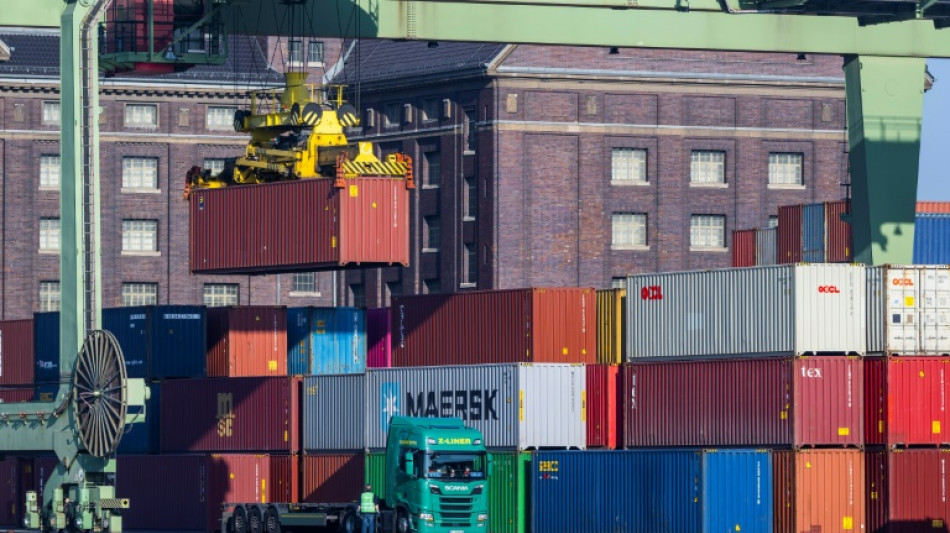 Deutschlands Exporte im April nur wegen Preissteigerungen h&ouml;her