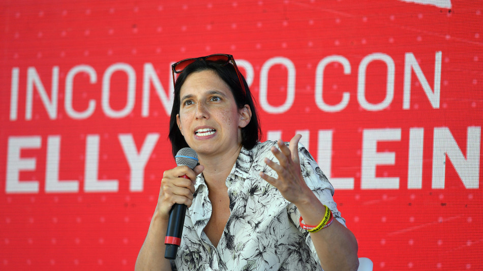 Schlein, su sanzioni ai Comuni fanno ciò che non fa il governo