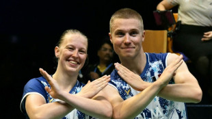 Badminton: les Fran&ccedil;ais Gicquel et Delrue sacr&eacute;s champions du monde en double mixte