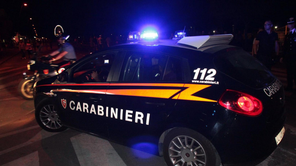 Donna accoltellata nel Napoletano, &egrave; in gravi condizioni