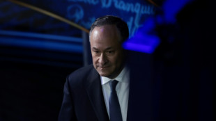 Escritório de advocacia do marido de Kamala fecha acordo com Trump