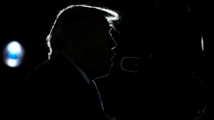 Casa Branca altera foto de manifestante presa e acrescenta l&aacute;grimas