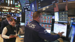 Wall Street apre in rialzo, S&P 500 supera per la prima volta i 7.000 punti