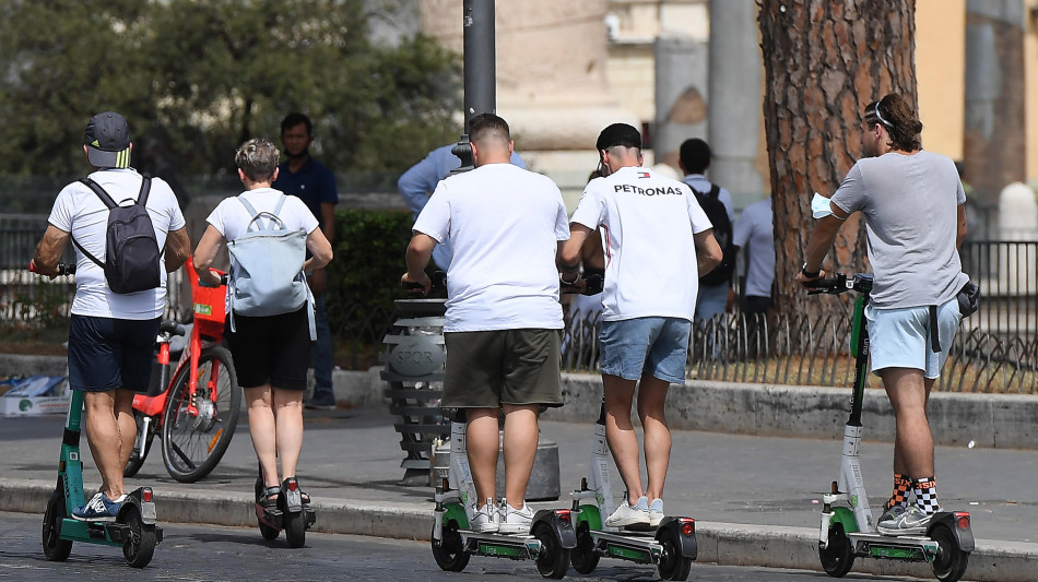 Monopattini in sharing, stop a Firenze da aprile 2026