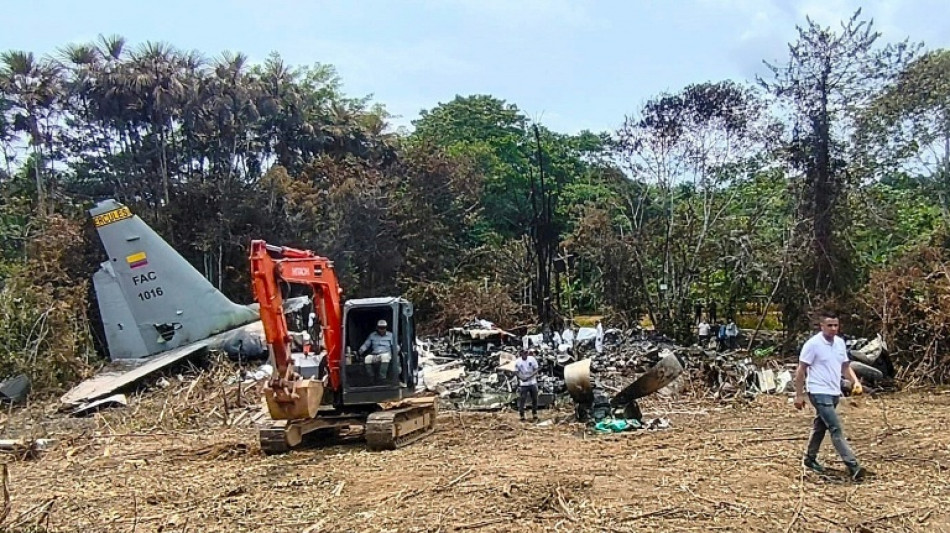 Suben a 69 los muertos por el accidente del avi&oacute;n militar en Colombia