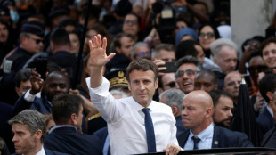 Macron nommera un Premier ministre "attach&eacute; &agrave; la question sociale, environnementale et productive"