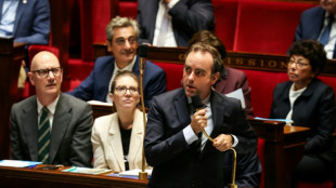A peine installé, Lecornu affronte deux motions de censure