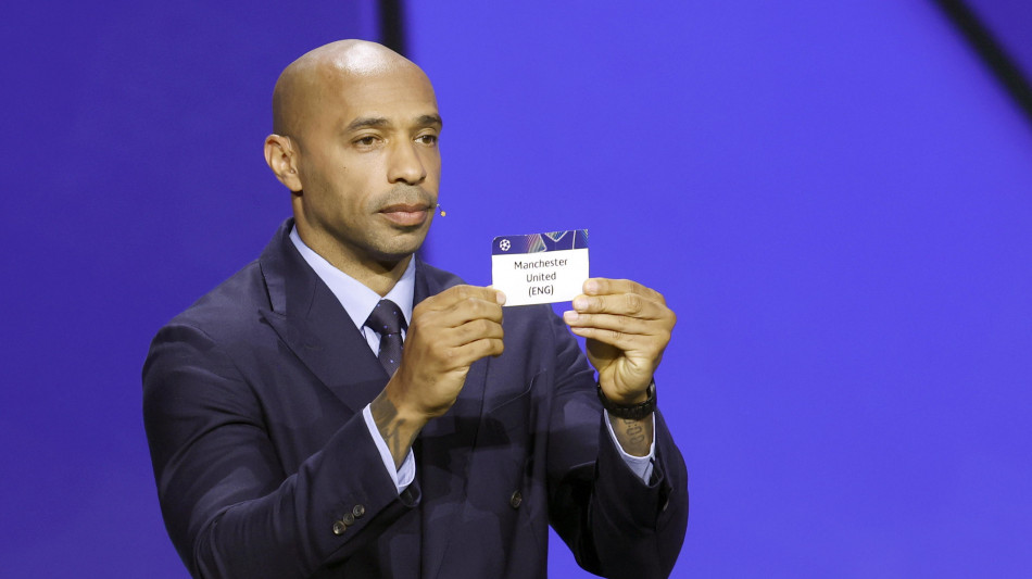 Champions: il Como giocher&agrave; con Barcellona, Paris Saint-Germain e United