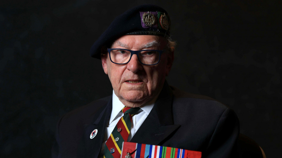 Morto a 101 anni uno degli ultimi veterani britannici del D-Day