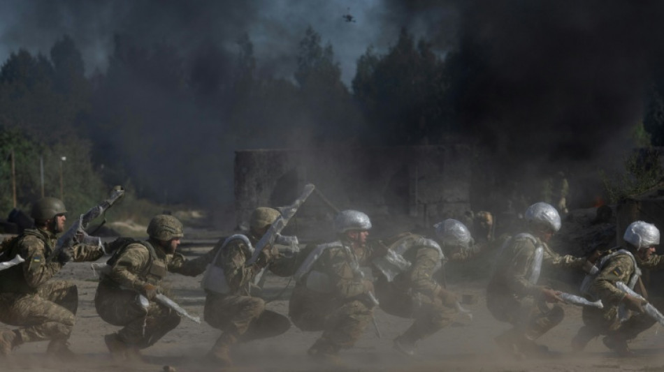 A l'&egrave;re des drones, l'entra&icirc;nement &agrave; l'ancienne de recrues ukrainiennes