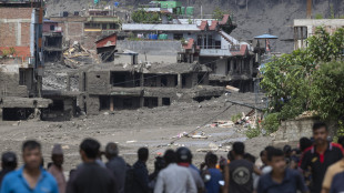 Pechino, dispersi quasi 100 cittadini cinesi dopo le inondazioni in Nepal