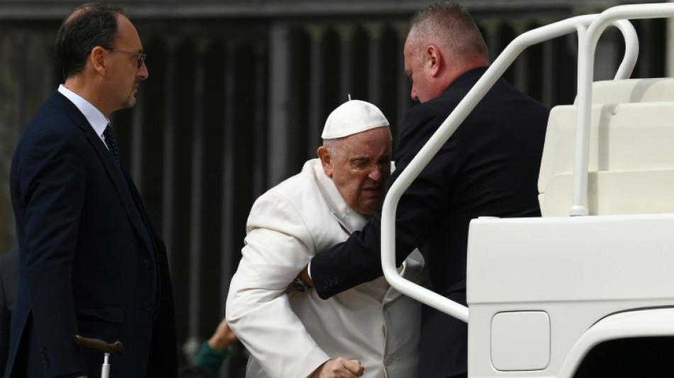 El papa, hospitalizado por una "infecci&oacute;n respiratoria"