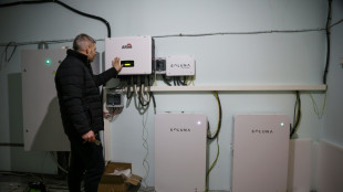 Vecinos de Kiev se organizan para sobrevivir a los apagones energ&eacute;ticos