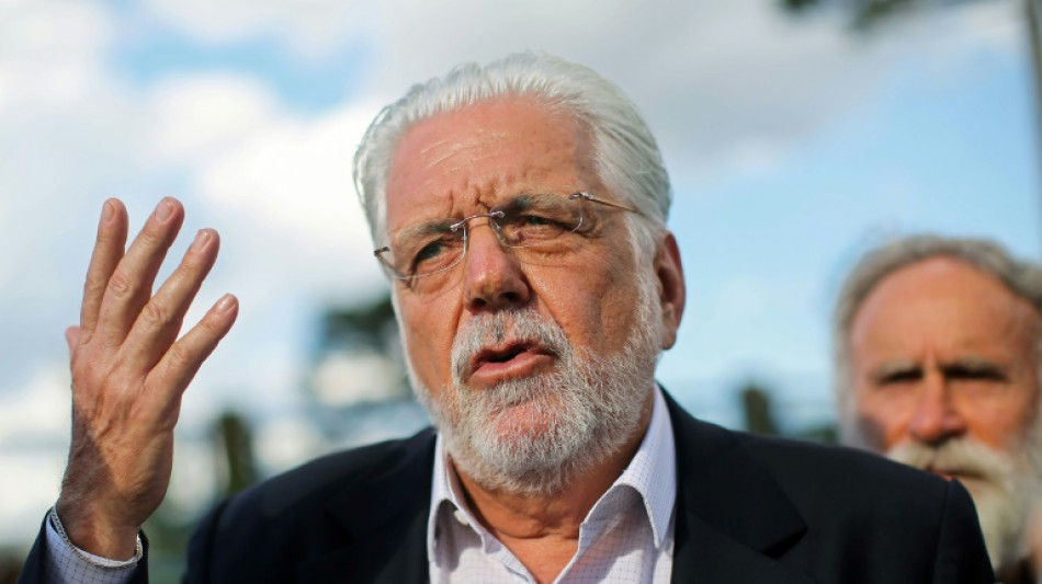 PF faz busca na casa do senador petista Jaques Wagner, suspeito de v&iacute;nculos com Banco Master