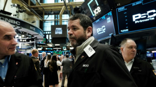 Wall Street ouvre en tr&egrave;s l&eacute;g&egrave;re hausse