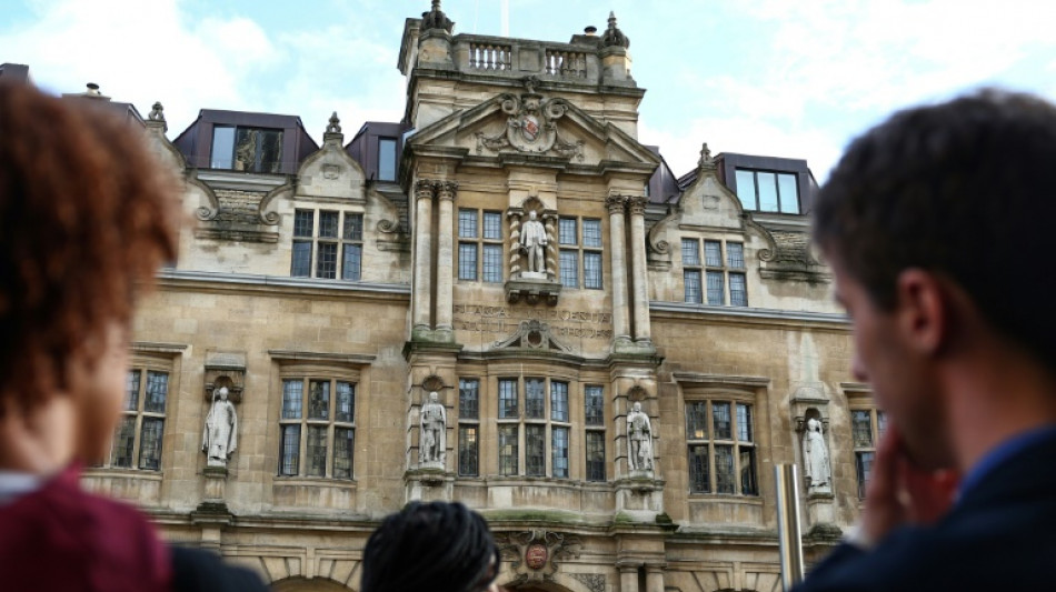 En Angleterre, des touristes &agrave; la d&eacute;couverte du c&ocirc;t&eacute; sombre d'Oxford et Cambridge