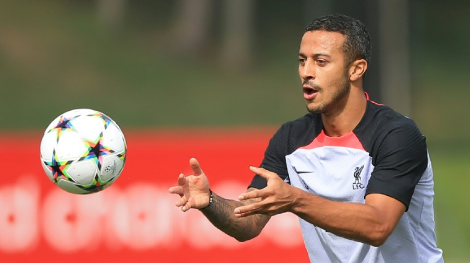 Liverpool volta a perder Thiago Alc&acirc;ntara por les&atilde;o ap&oacute;s breve retorno