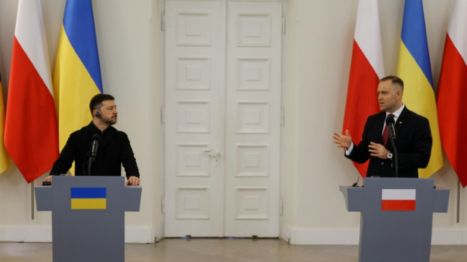 Altos cargos ucranianos renuncian a distinciones polacas en apoyo a Zelenski