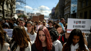 Familias de v&iacute;ctimas del accidente ferroviario en Grecia denuncian al primer ministro
