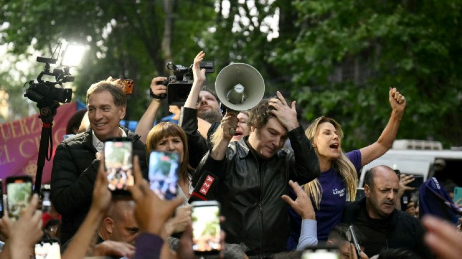 Argentinos se preguntan hasta cuándo "tolerar"  la austeridad de Milei, dice un economista