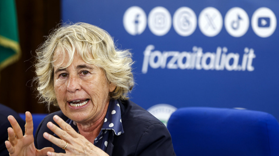 S.Craxi, Di Pietro coi S&igrave;? Non ha statura morale per esprimersi