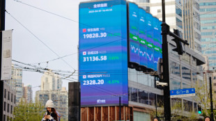 Borsa: Shanghai apre a -0,47%, Shenzhen a -0,51%