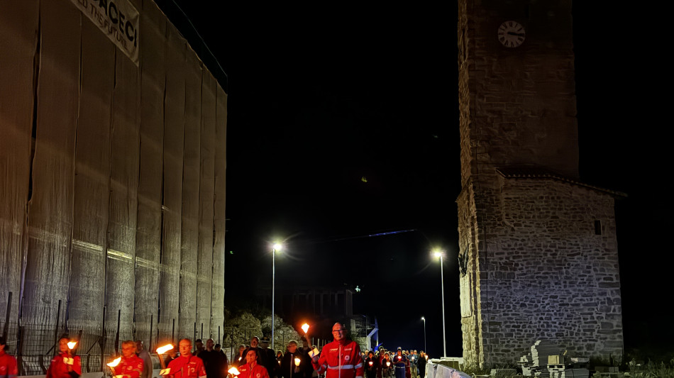 Amatrice ricorda con il silenzio e una fiaccolata le vittime del terremoto