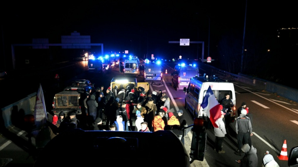 Dermatose: le gouvernement promet d'acc&eacute;l&eacute;rer sur la vaccination